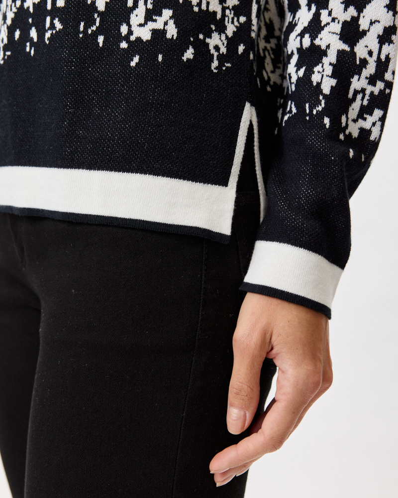 Grafischer Feinstrick-Pulli