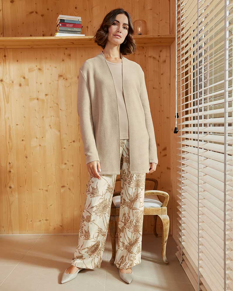 LANGE STRICKJACKE IN ZWEI FARBEN