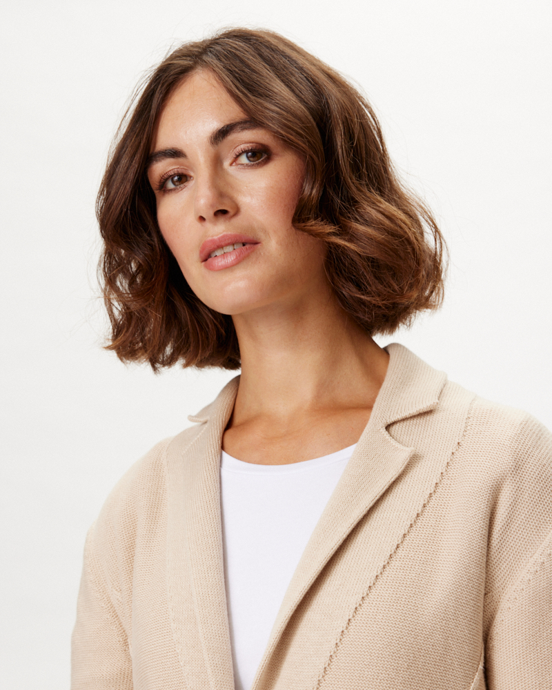 STRICKBLAZER IN ZWEI FARBEN