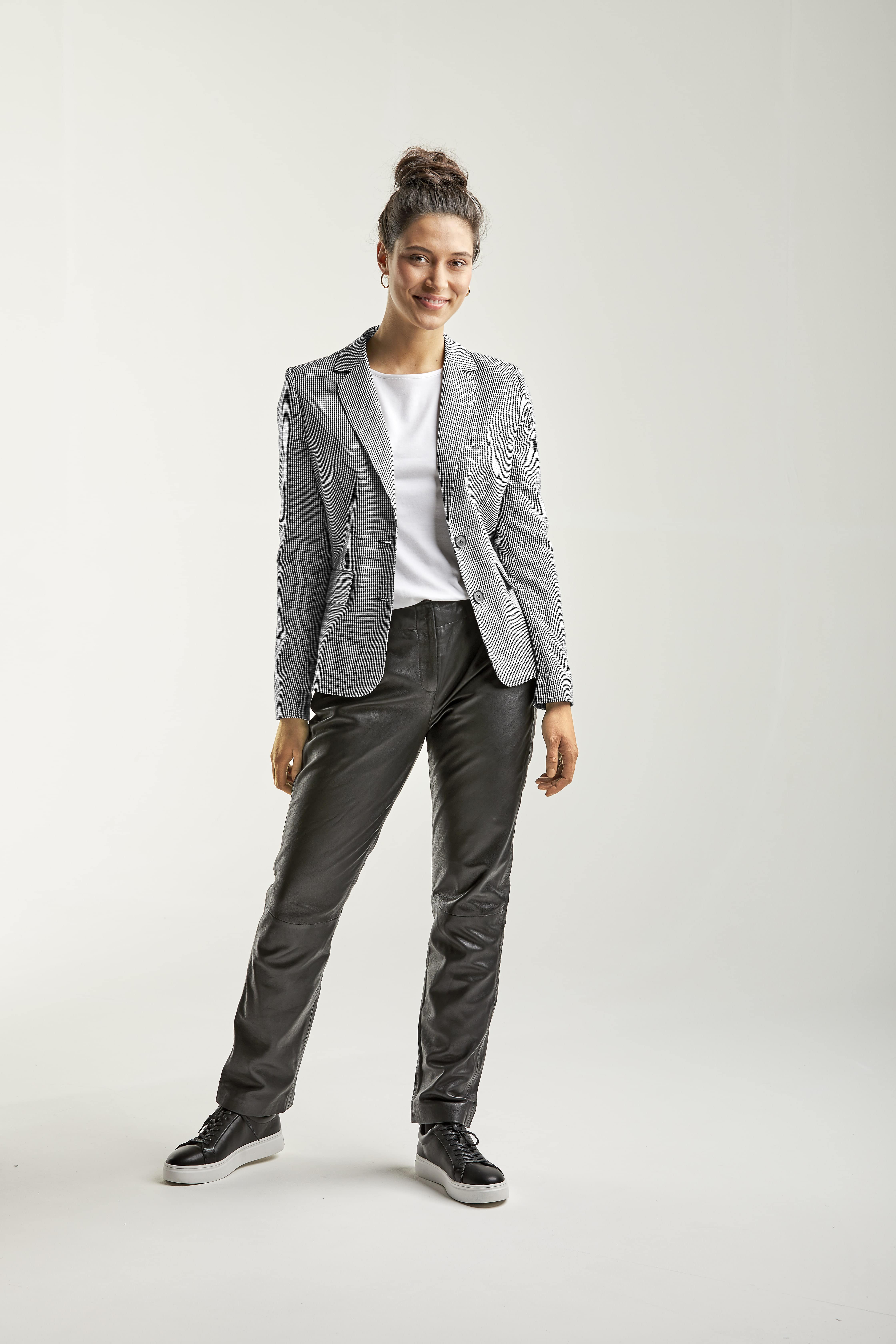 Blazer_schwarz_weiss_421000-Hose_black_421145-min-min WEICHE LEDERHOSE N