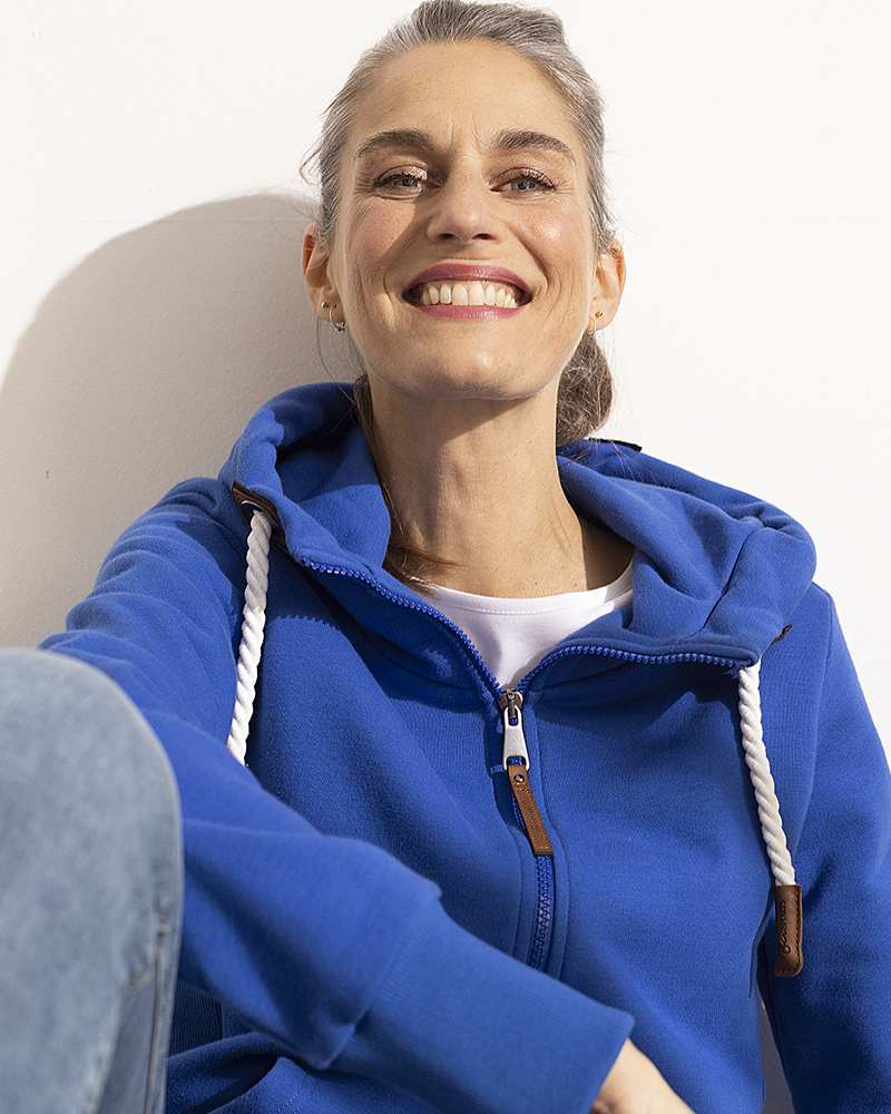 SWEATJACKE MIT KAPUZE SWEATJACKE MIT KAPUZE