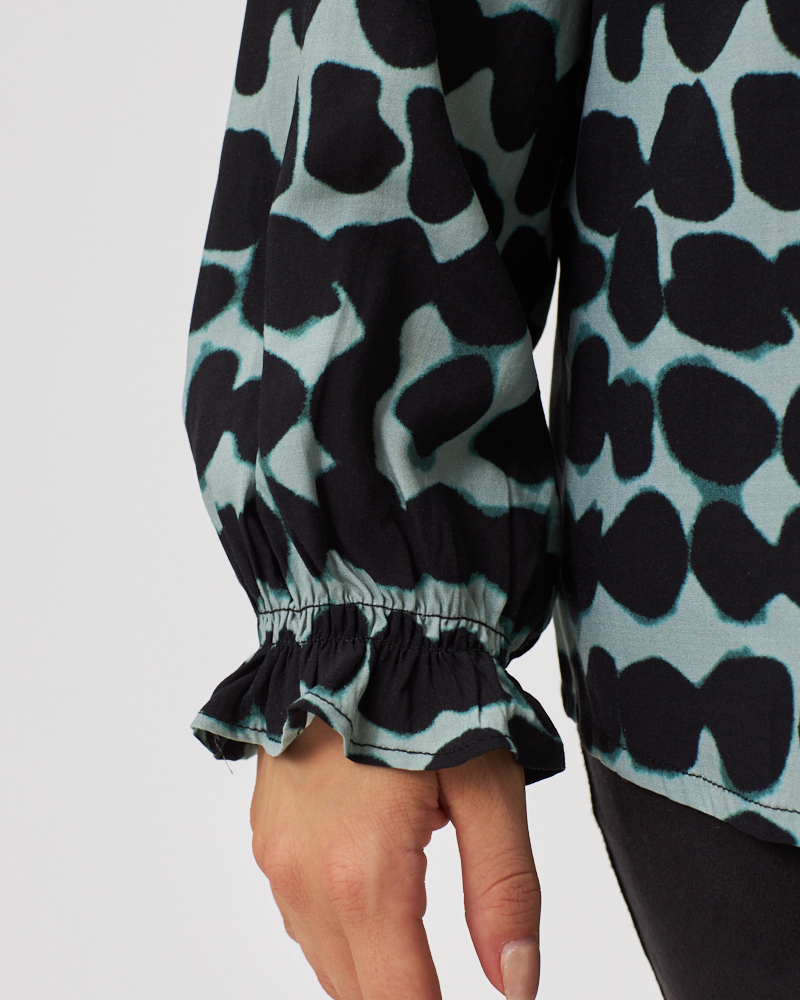 LOCKERE BLUSE AUS VISKOSE LOCKERE BLUSE AUS VISKOSE