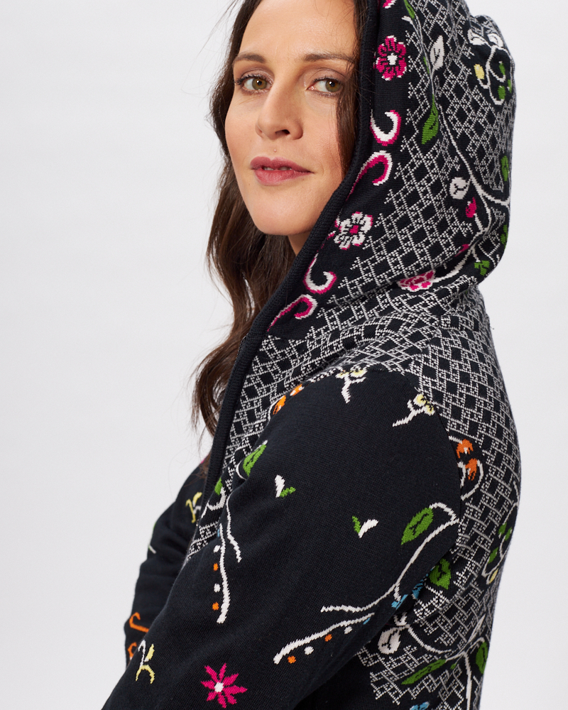 EXTRAVAGANTE STRICKJACKE EXTRAVAGANTE STRICKJACKE