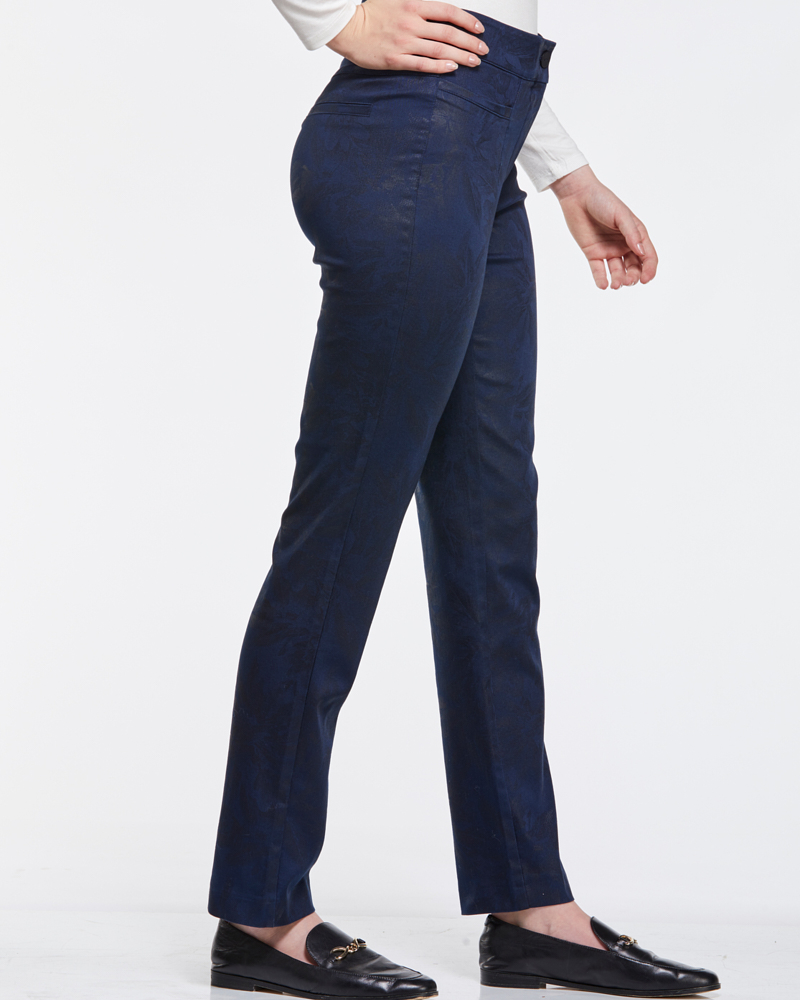 405090_328_36126 ELASTICHE JEANS L MIT BLÄTTERDRUCK