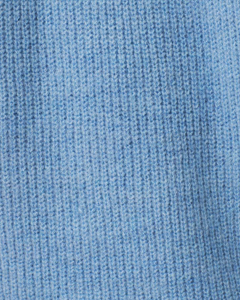 WEICHER PULLI MIT RUNDHALS-AUSSCHNITT WEICHER PULLI MIT RUNDHALS-AUSSCHNITT
