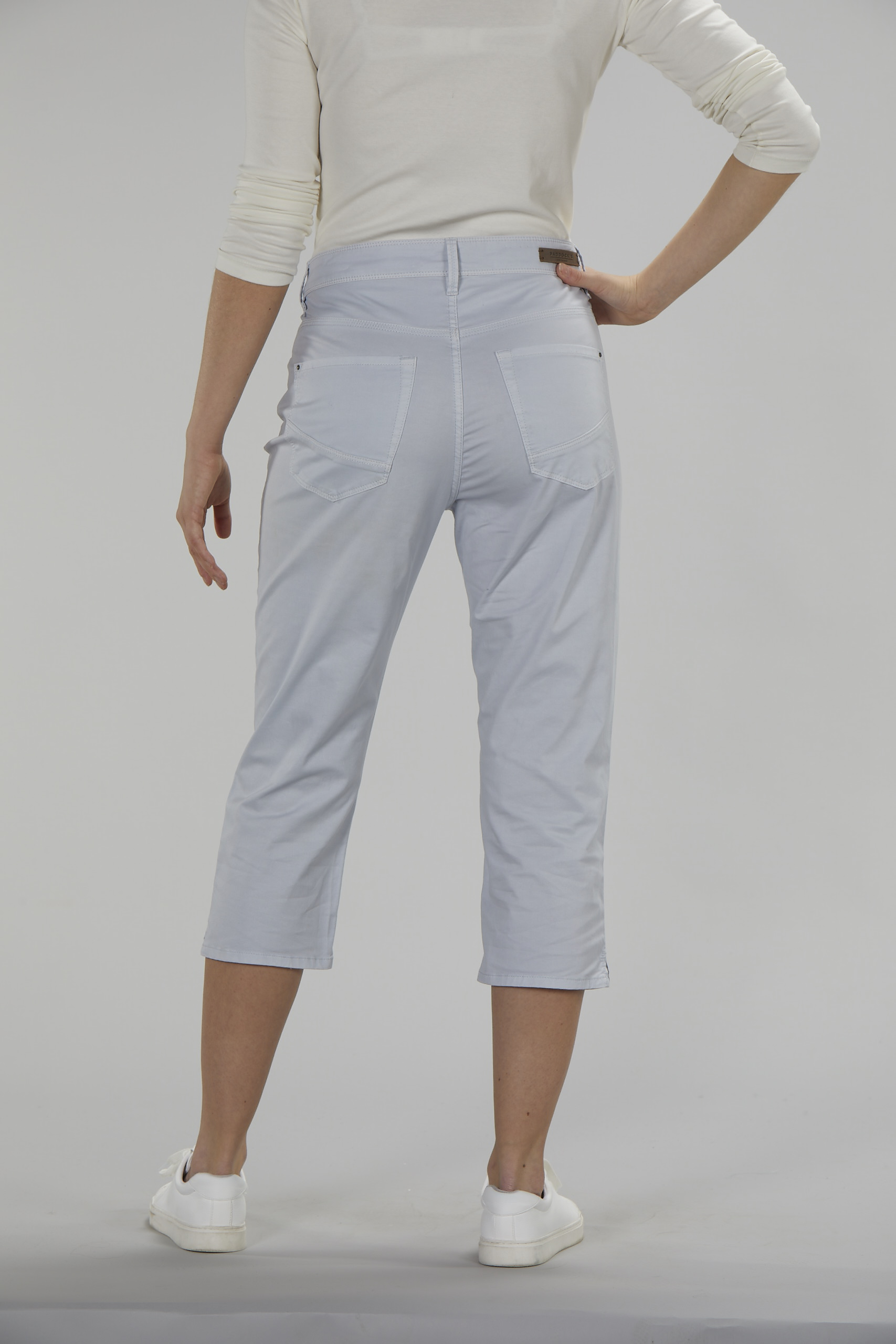 CAPRIJEANS IN 2 FARBEN CAPRIJEANS IN 2 FARBEN