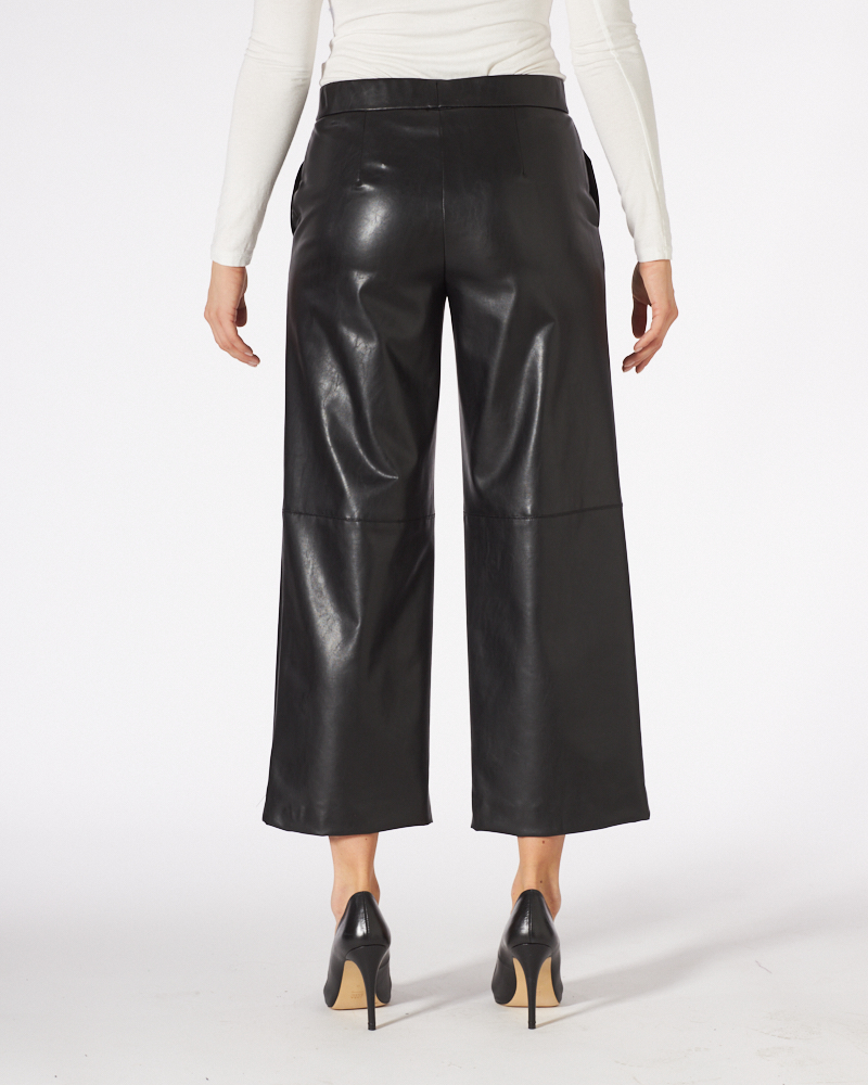 MODERNE CULOTTE IN LEDEROPTIK MODERNE CULOTTE IN LEDEROPTIK