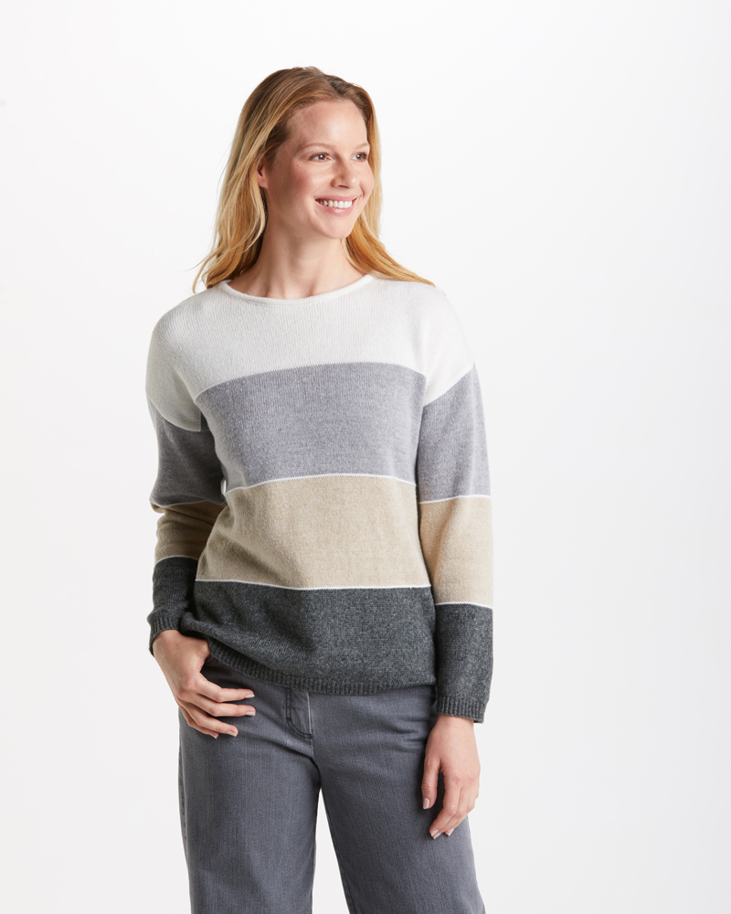 Pulli_grau_beige_gestreift_421138_Macina_vorn PULLI IN BLOCKSTREIFEN-DESSIN