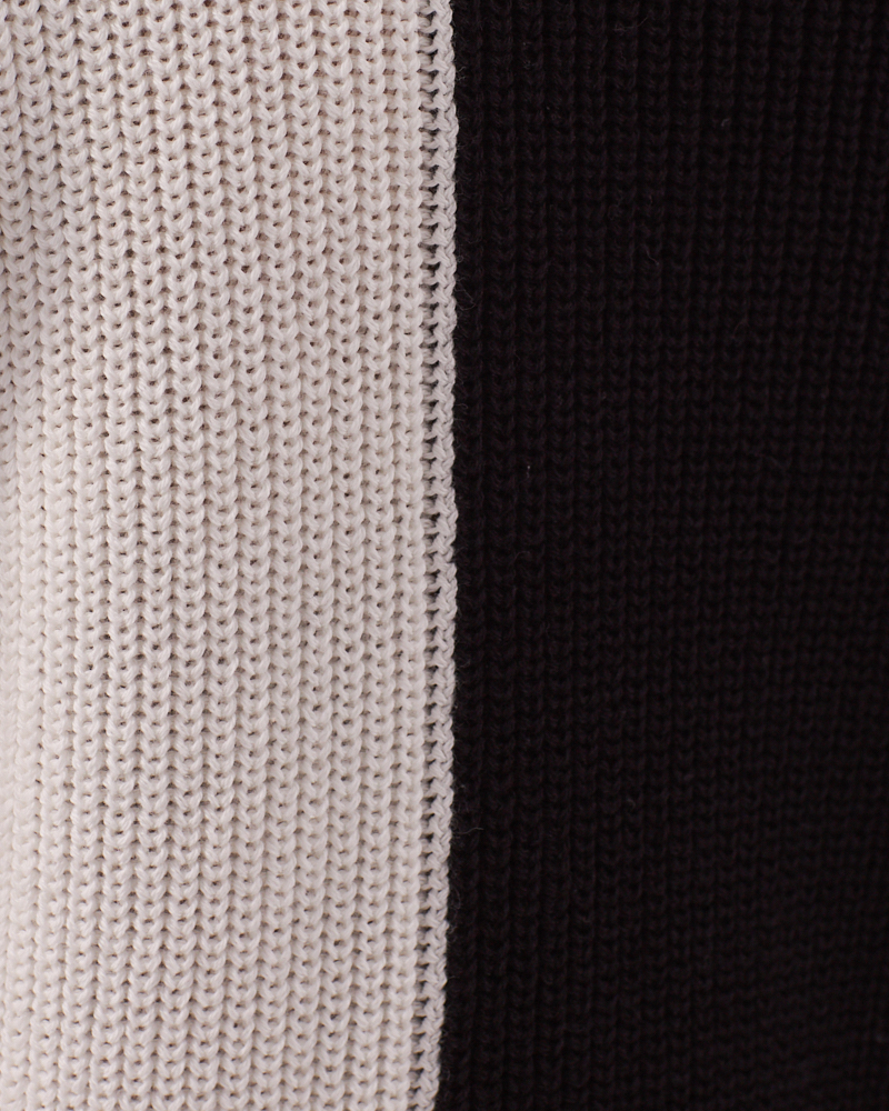 PULLI MIT STEHKRAGEN PULLI MIT STEHKRAGEN