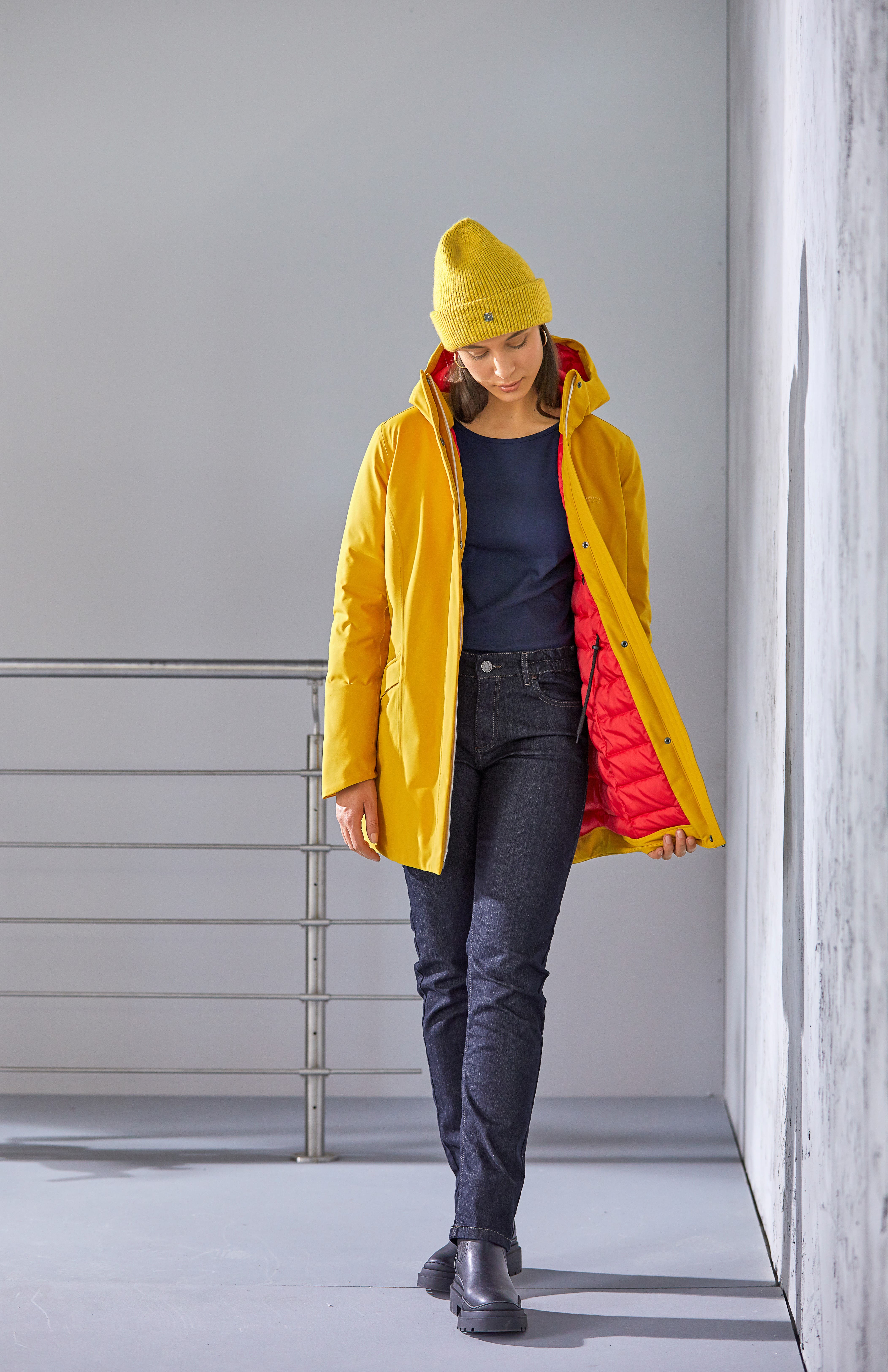 Winterjacke_zitrone_421006-Stretchjeans_dark-blue_421094-421144 BEQUEME STRETCHJEANS K
