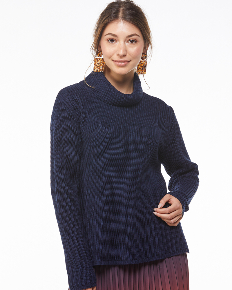 405097_49603fWfPe5pVuvopA ROLLKRAGEN-PULLI MIT SEITENSCHLITZEN