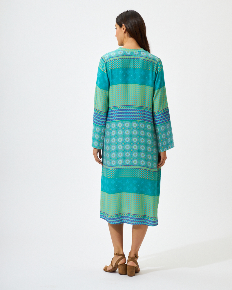 SOMMERKLEID MIT SCHLITZEN SOMMERKLEID MIT SCHLITZEN