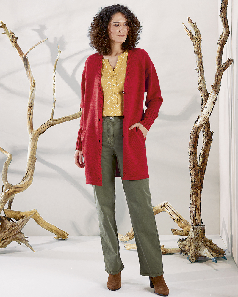 Strickjacke_rot-Komfort_Jeans-gruen-oliv_Bluse-gelb_kuerbis_405077_405170_405094 BLUSE AUS TENCEL-SATIN