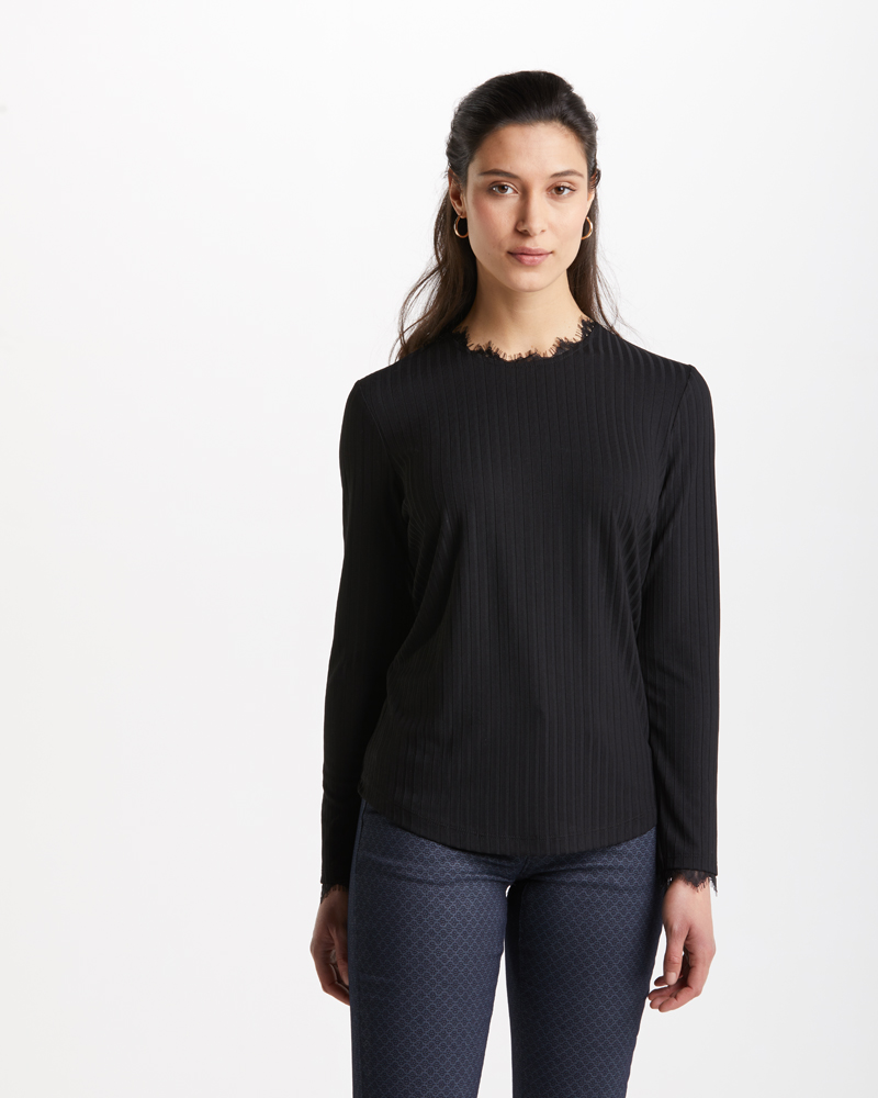 Shirt_schwarz_421068_Marcella_vorn SHIRT MIT SPITZENVERZIERUNG