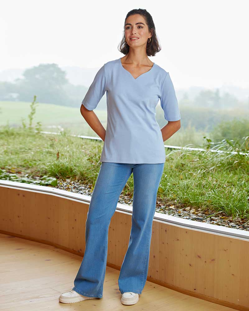 SHIRT MIT HERZAUSSCHNITT VON SER