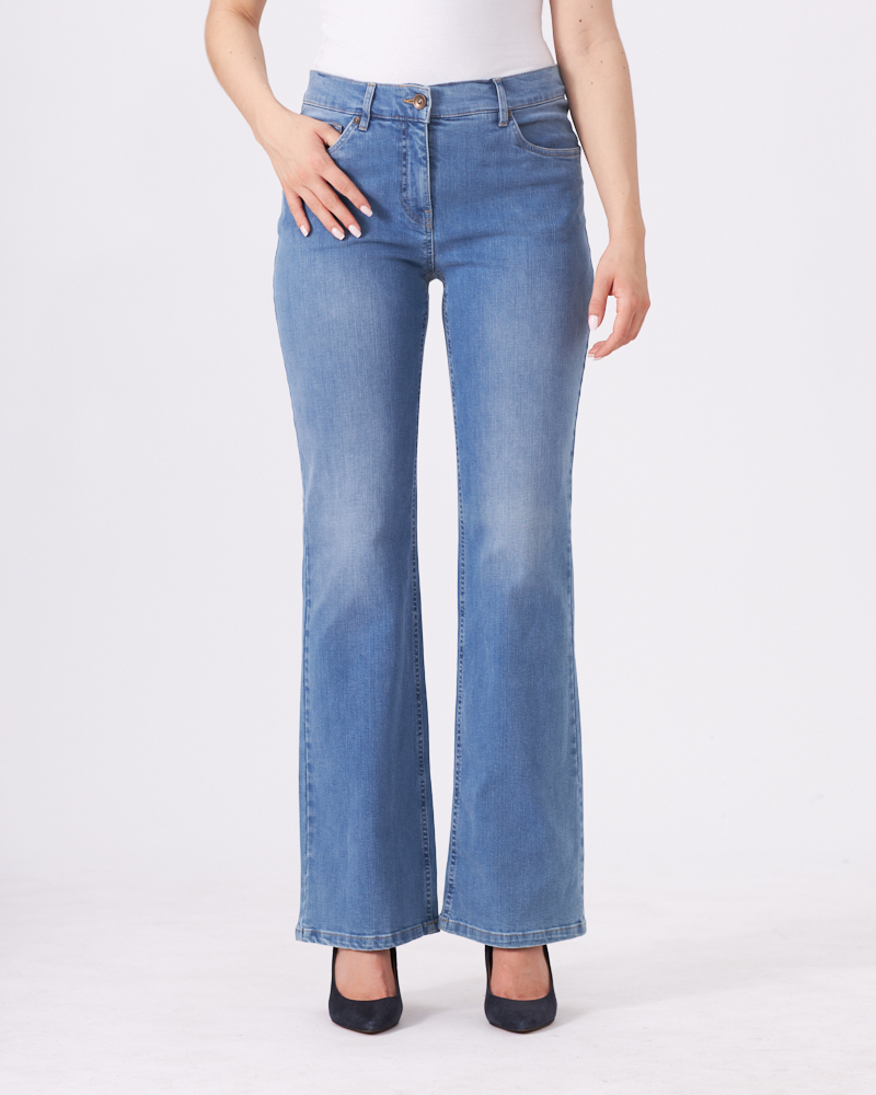 BOOTCUT-JEANS N VON BLOOMERS