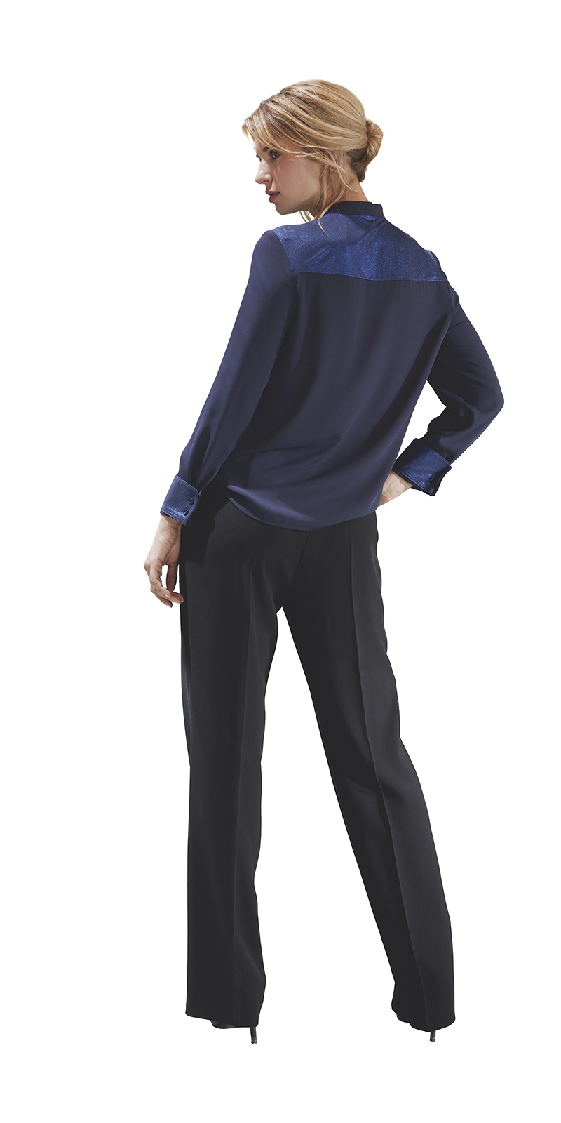 BLUSE-marine-391130_HOSE-schwarz-391081 EDLE BLUSE AUS VISKOSE