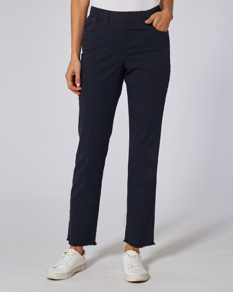 MODERNE JEANS N MIT FRANSENSAUM