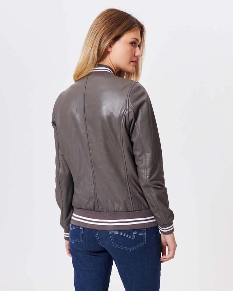 COLLEGEJACKE AUS LAMMNAPPA COLLEGEJACKE AUS LAMMNAPPA