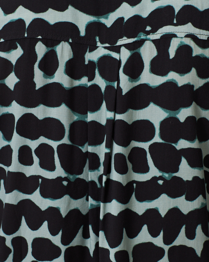 LOCKERE BLUSE AUS VISKOSE LOCKERE BLUSE AUS VISKOSE