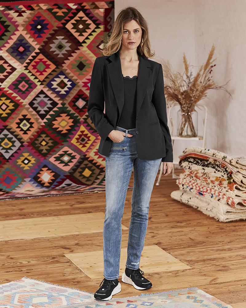 ELEGANTER BLAZER