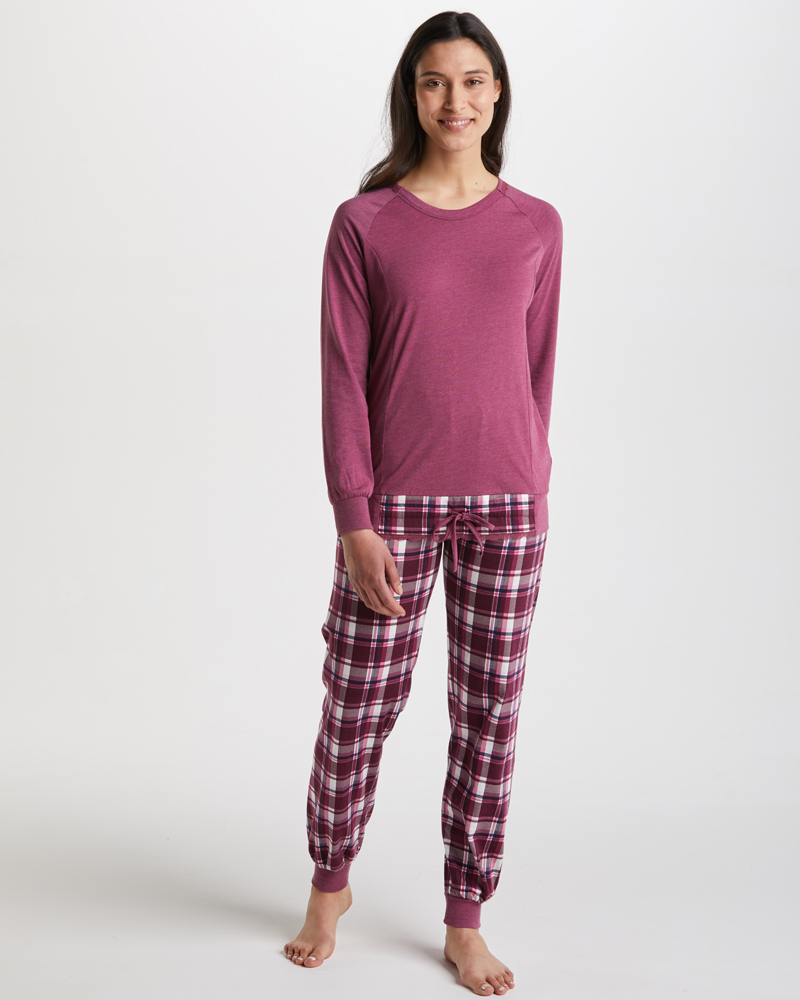 Pyjama_rosenholz_421059_Sandra_vorn PYJAMA N IM KARO-DESSIN