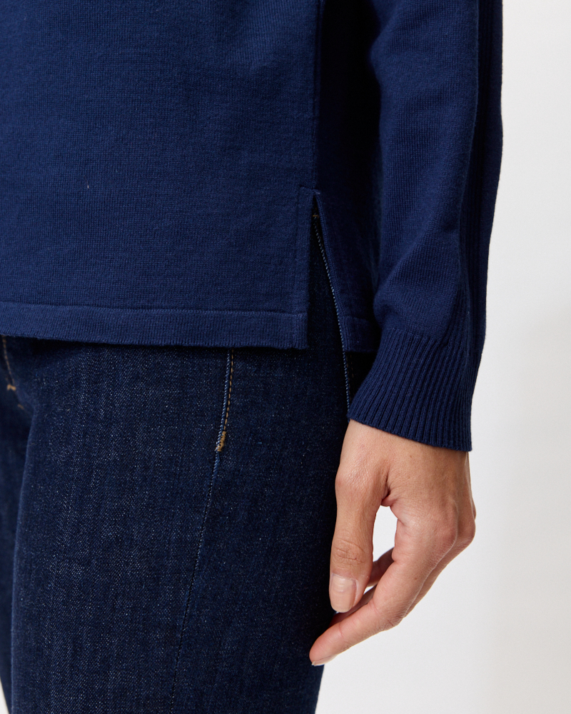 FEINSTRICKPULLI MIT STEHKRAGEN