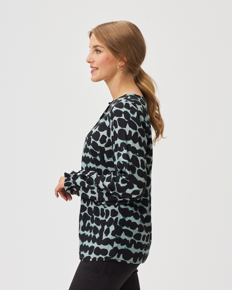 LOCKERE BLUSE AUS VISKOSE LOCKERE BLUSE AUS VISKOSE