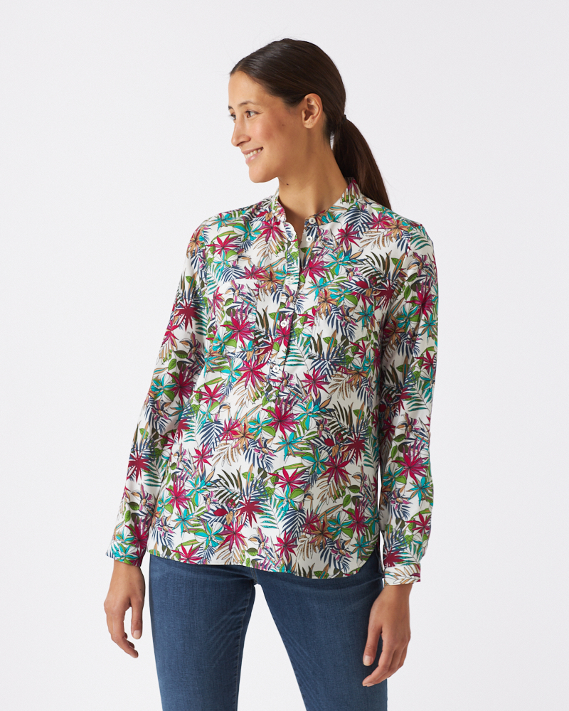 VISKOSEBLUSE MIT BLÄTTERDRUCK VISKOSEBLUSE MIT BLÄTTERDRUCK