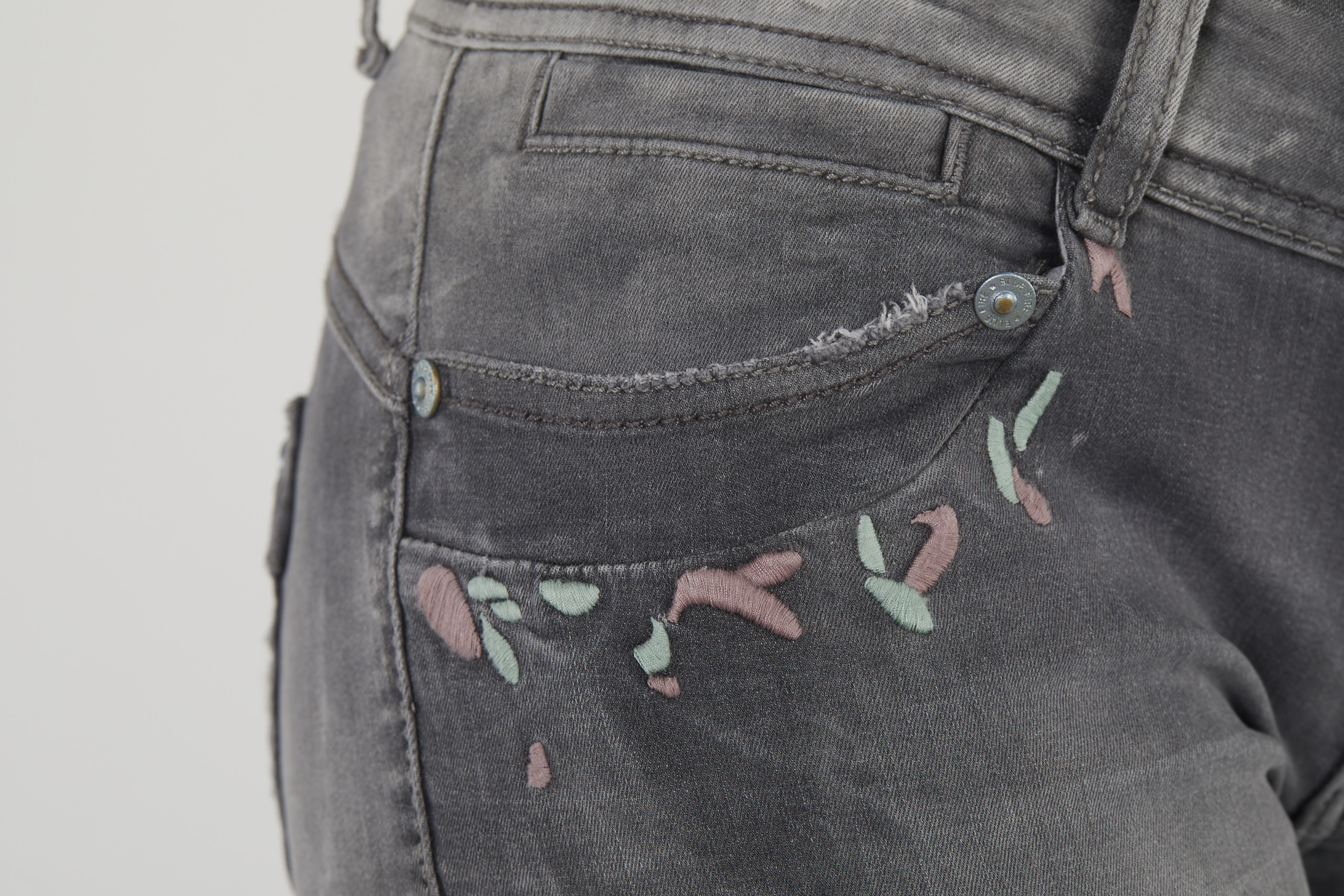 411155_403001_45196 COOLE SKINNY-JEANS L