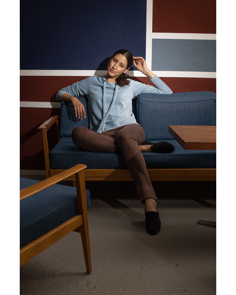 Sweatshirt_hellblau_422015-Jeans_braun_gemustert_422001 CORD-SWEATSHIRT