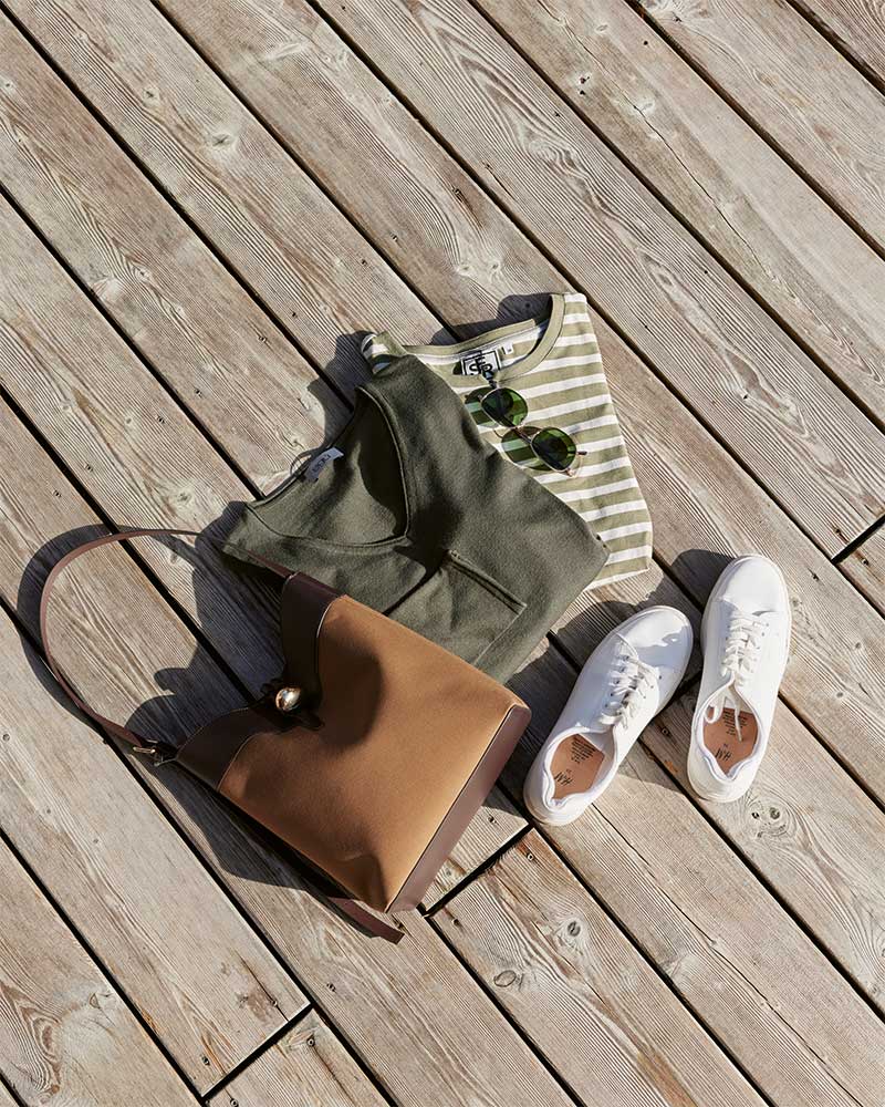 FEINSTRICKPULLI IN ZWEI FARBEN