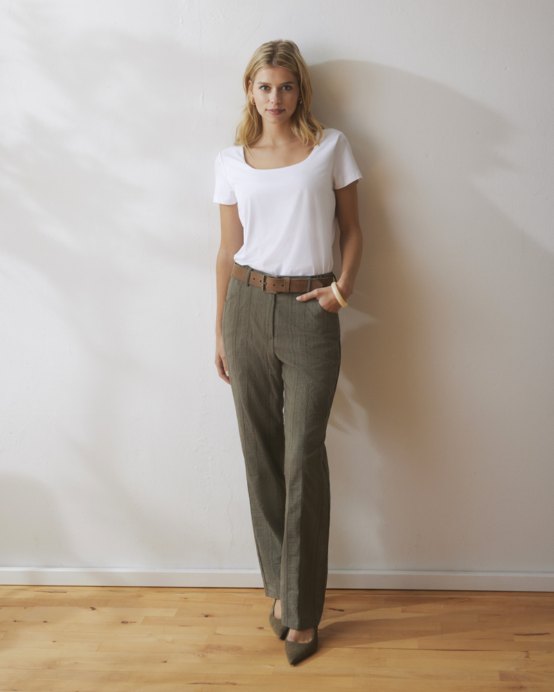 EDLES SHIRT MIT KAREE-AUSSCHNITT