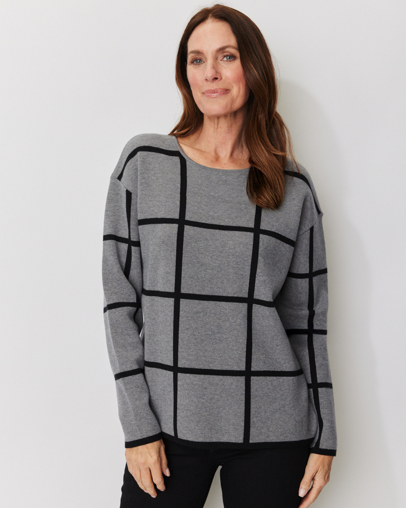 Pulli in Karo-Grafikmuster