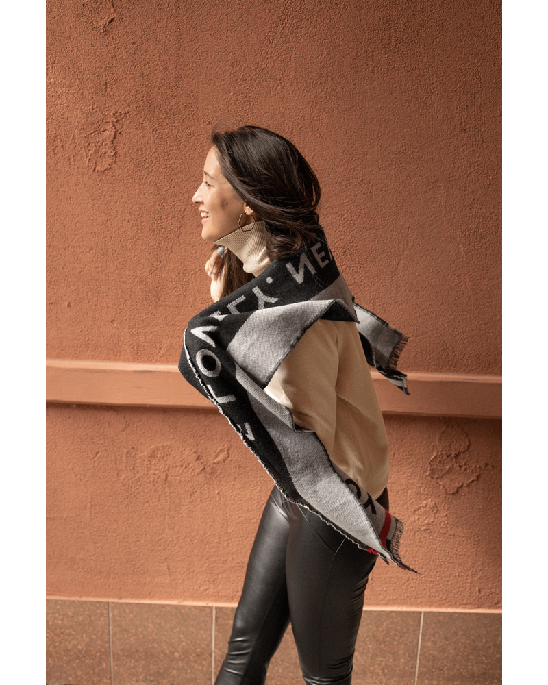 Tuch_schwarz_grau_391047-Rollkragenpulli_sand_422013-Leggings_schwarz_422037 FEINSTRICK-ROLLI