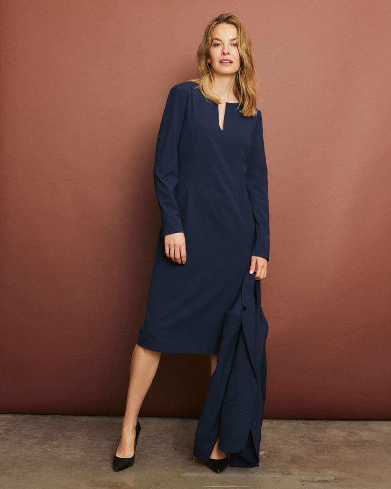 Etui-Kleid mit V-Ausschnitt