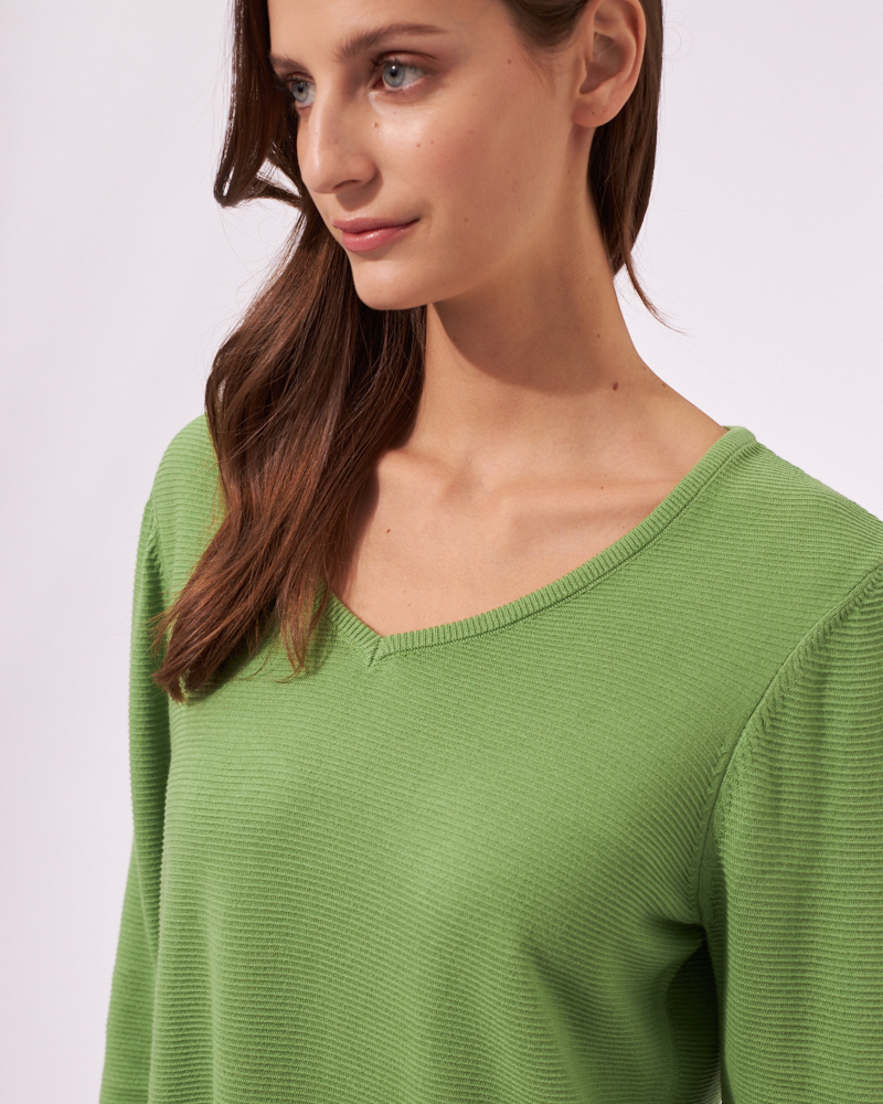 FEINSTRICKPULLI MIT V-AUSSCHNITT FEINSTRICKPULLI MIT V-AUSSCHNITT