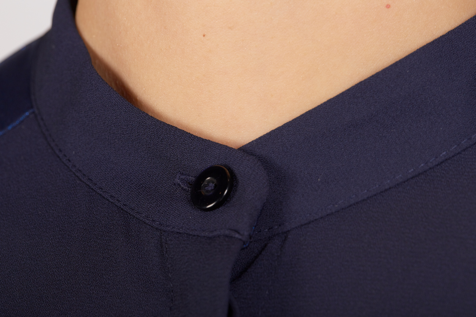 s6-391130_2006 EDLE BLUSE AUS VISKOSE