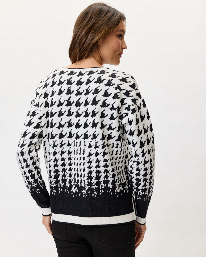 FEINSTRICK-PULLI MIT RUNDHALS-AUSSCHNITT