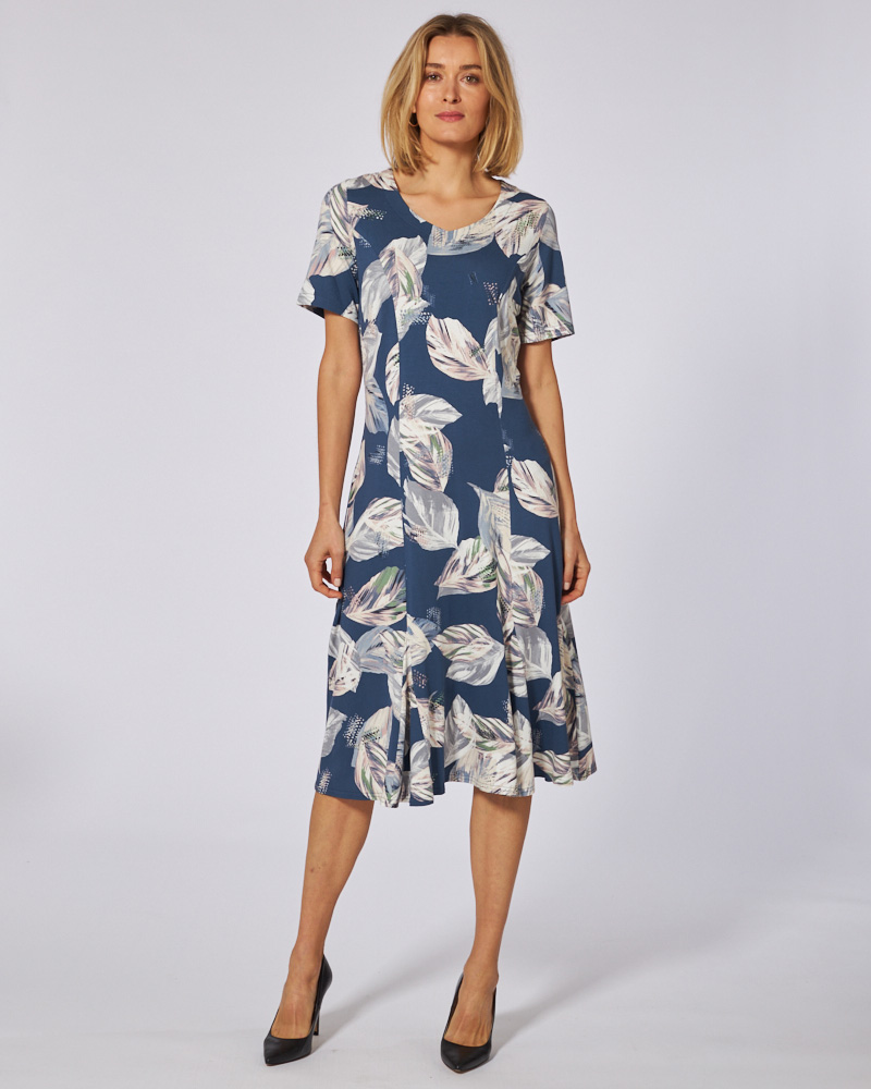 SOMMERKLEID AUS JERSEY